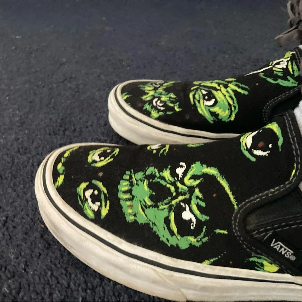 Vans - Picture 2 of 2